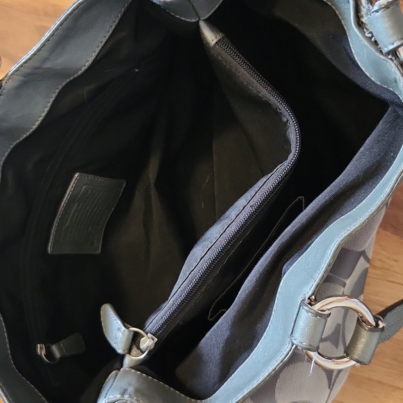 Coach Shoulder Bag - Picture 11 of 14